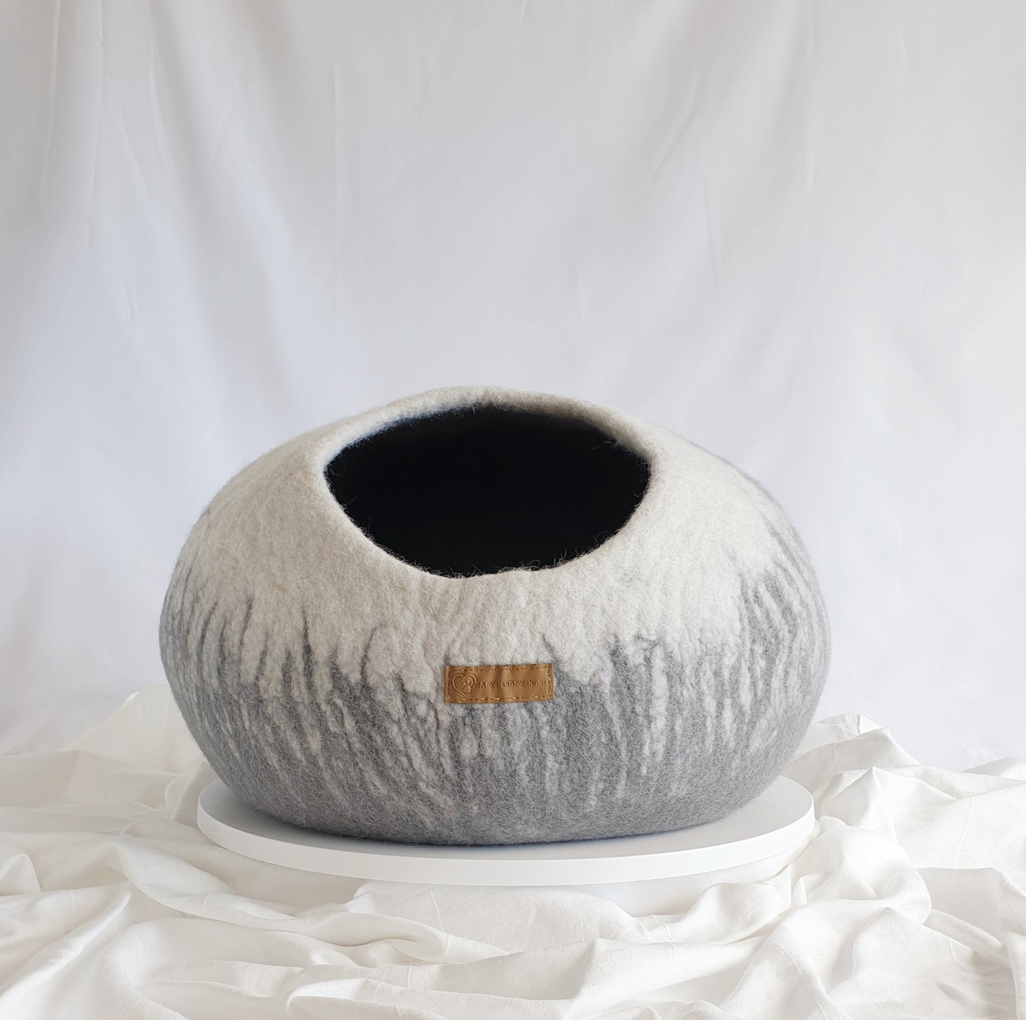 Handmade 100% Pure Merino Wool Calming Cat Cave Bed Grey-White