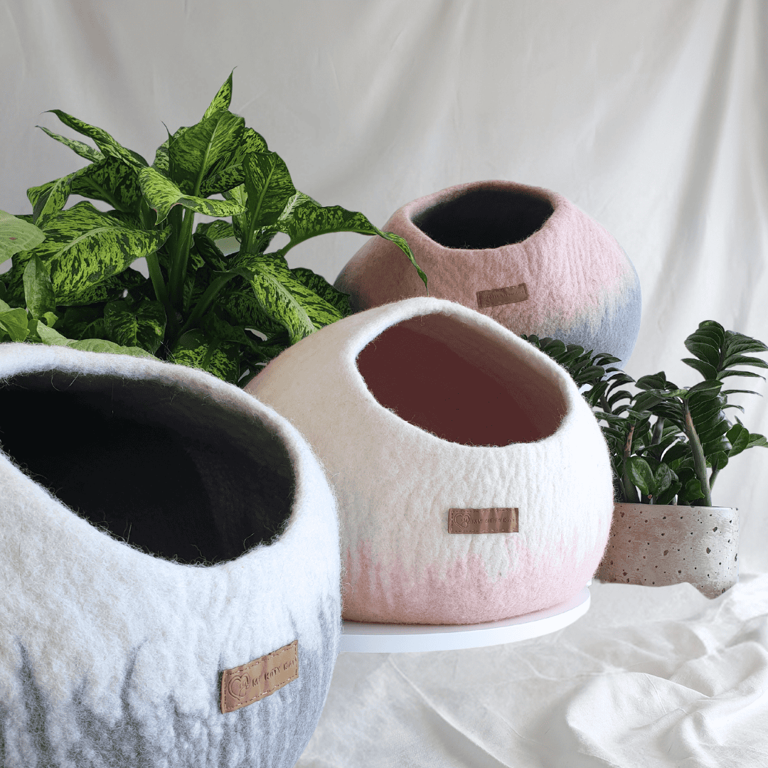 Handmade 100% Pure Merino Wool Calming Cat Cave Bed Pink-White